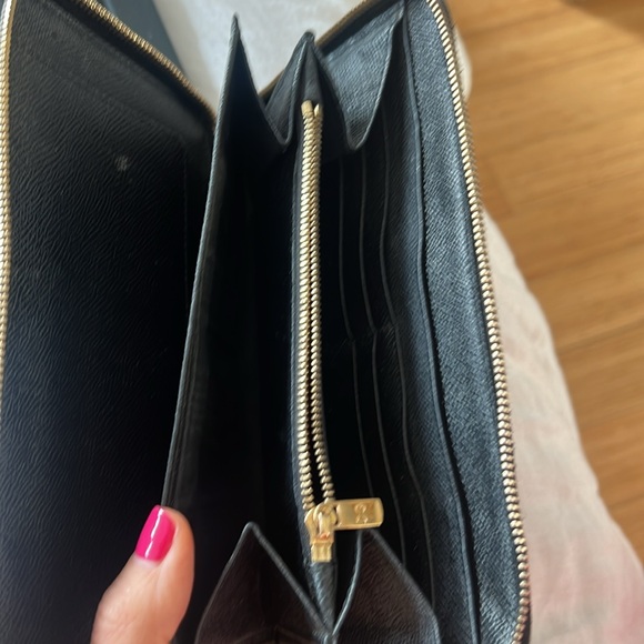 Dolce & Gabbana Black Agenda/Wallet - Picture 8 of 12